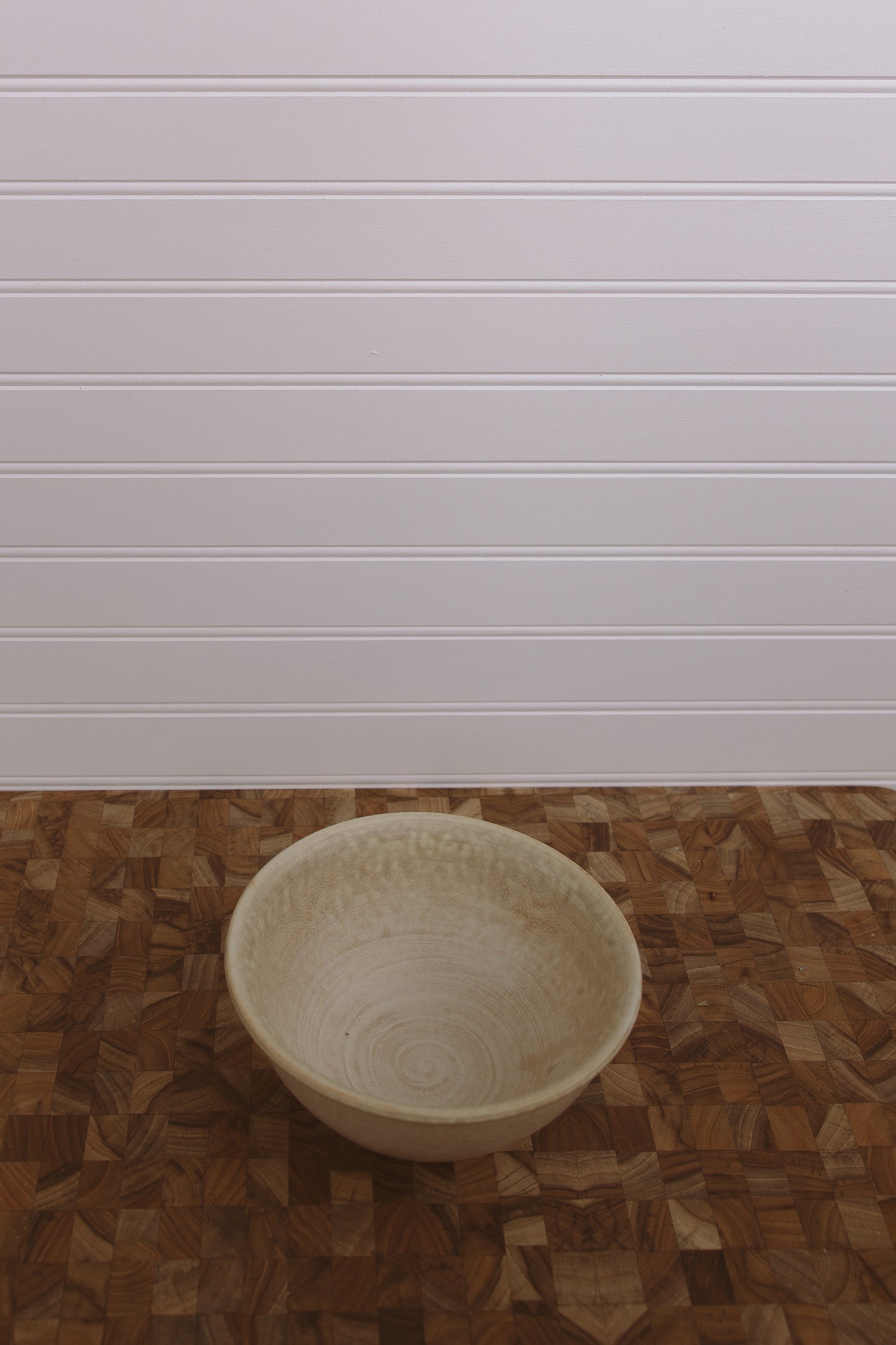 tan ceramic bowl