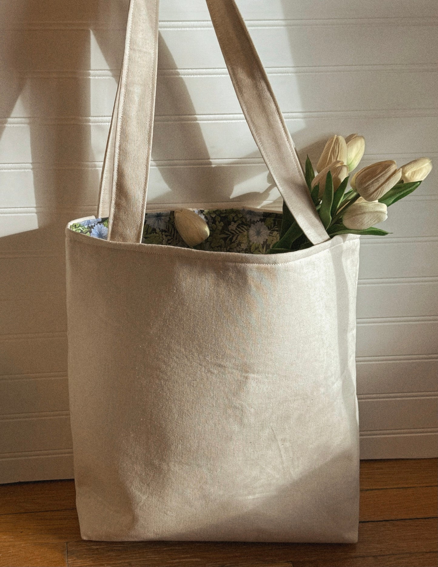 blue floral market tote bag