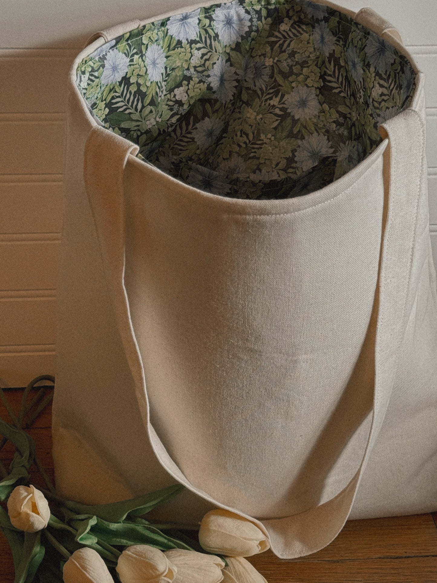 blue floral market tote bag